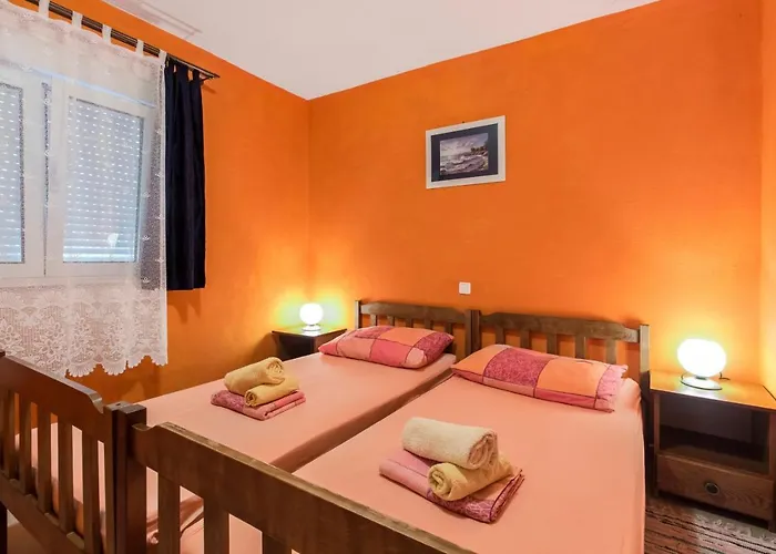 Apartman Apartments By The Sea Sparadici, Sibenik - 10015 Grebastica