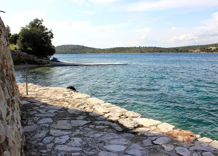 Apartman Apartments By The Sea Sparadici, Sibenik - 10015 *